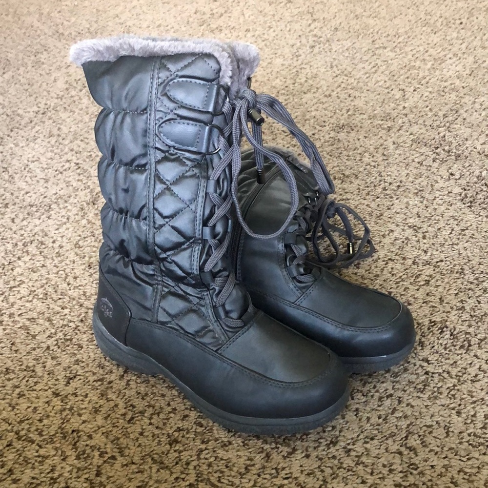 Lace-Up Charcoal Gray Winter Boots 🖤